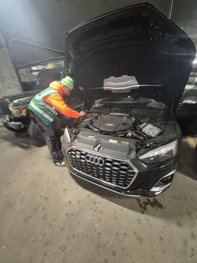 Roadside assistance in Hoboken NJ fixing flat tire |Tire change  and helping driver