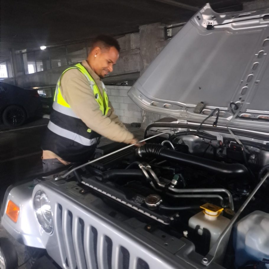 Jump start service in Bayonne NJ Done by happy road services 24/7